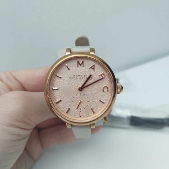 Marc Jacobs Watch - Picture 5 of 5